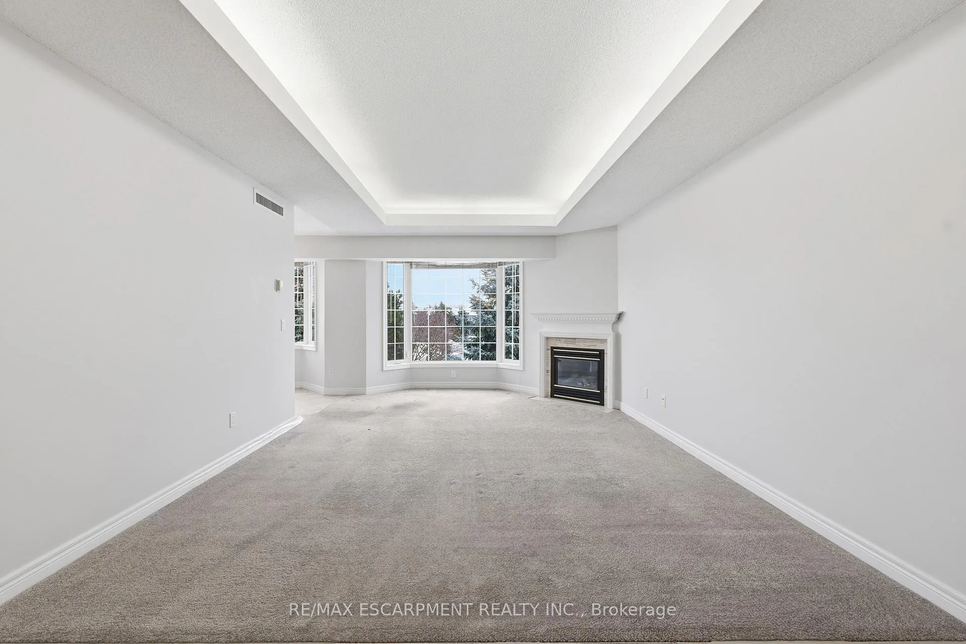 Photo 6 of Unit 302, 990 Golf Links Road, Hamilton, Meadowlands — HOMEH