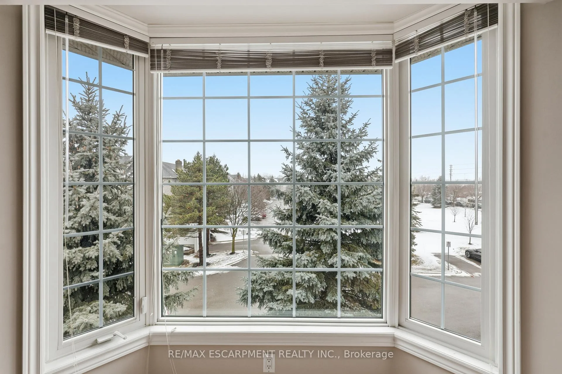 Photo 7 of Unit 302, 990 Golf Links Road, Hamilton, Meadowlands — HOMEH