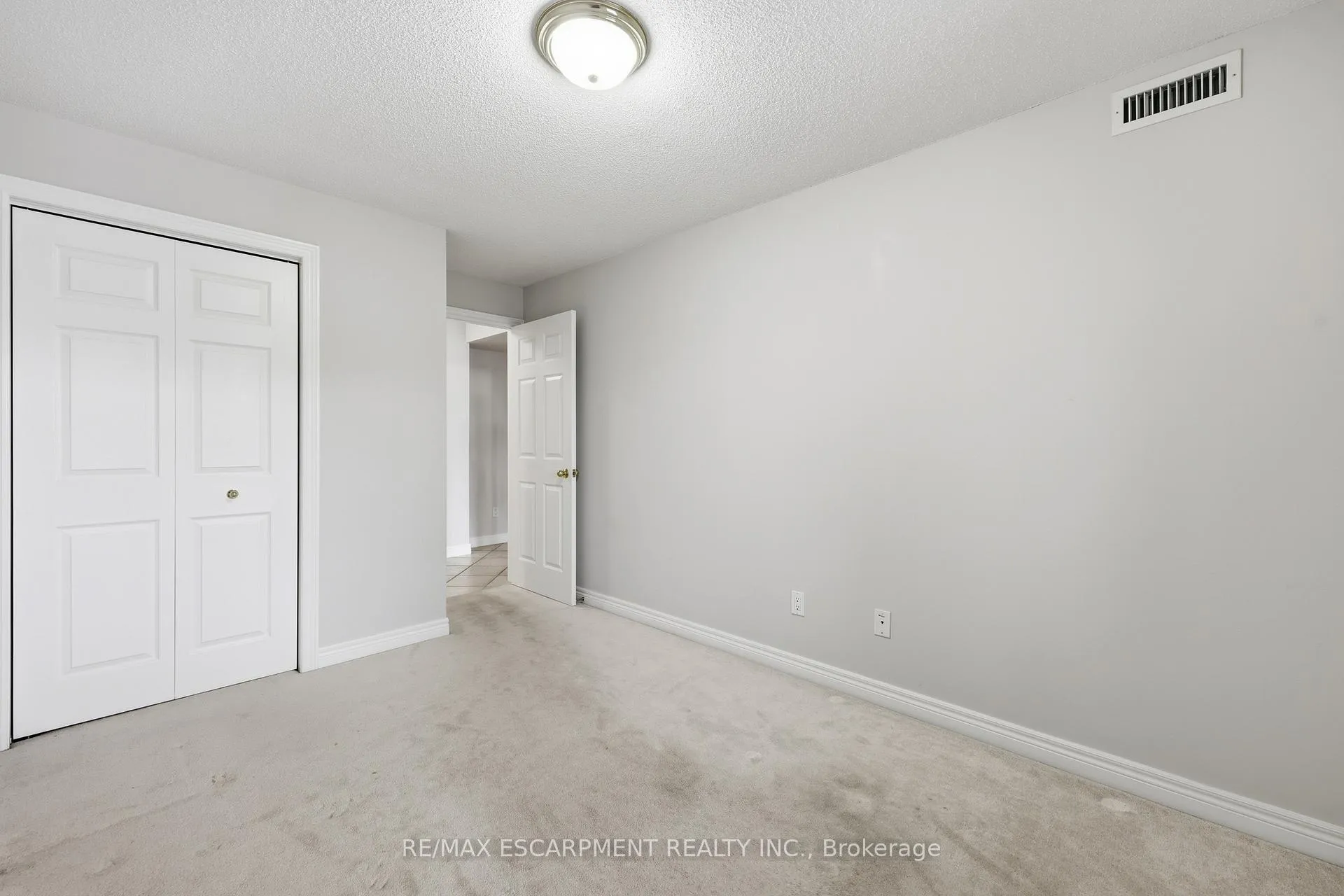 Photo 21 of Unit 302, 990 Golf Links Road, Hamilton, Meadowlands — HOMEH