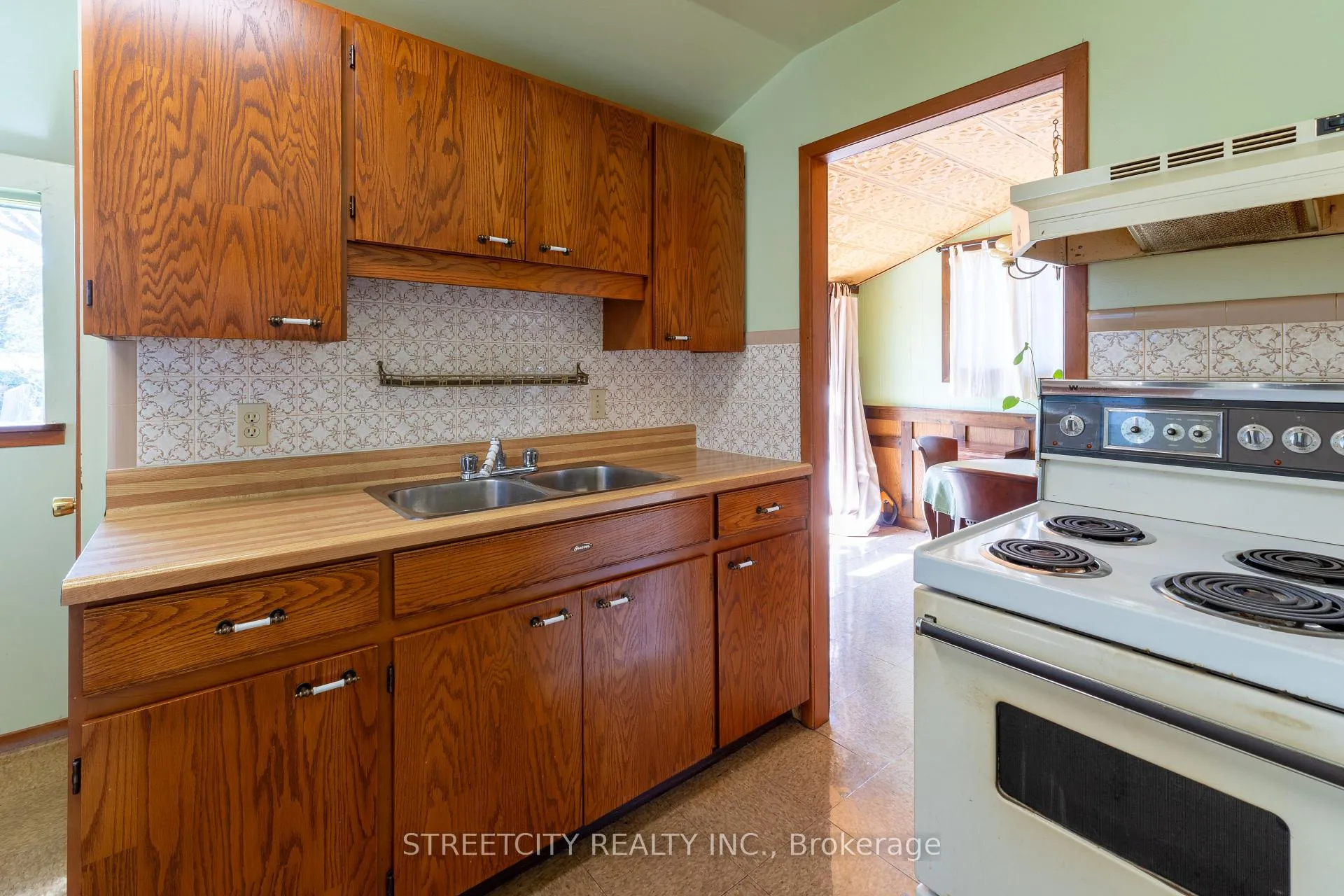Photo 20 of 39 Fifth Avenue, St. Thomas — HOMEH