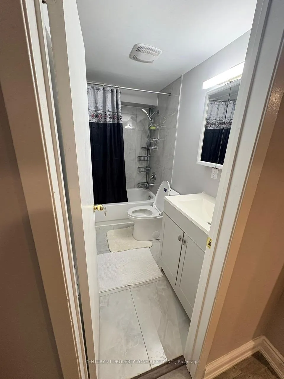Photo 4 of 2 Cortez Court, Brampton, Northwood Park — HOMEH