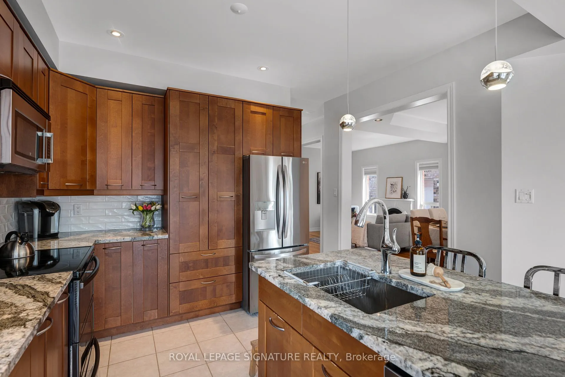Photo 11 of 1414 Sandhurst Crescent, Pickering, Highbush — HOMEH