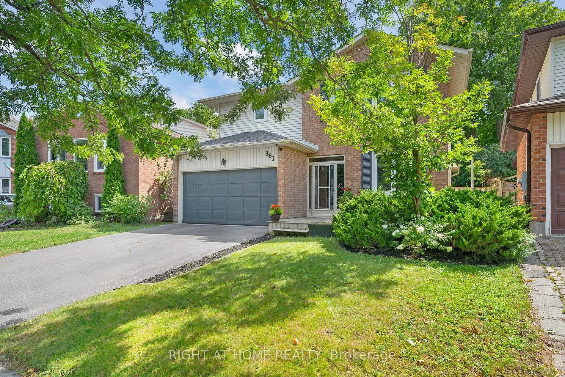 Photo 2 of 361 Hickling Trail, Barrie, Grove East — HOMEH