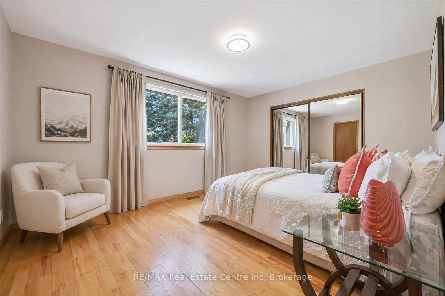 Photo 13 of 2 Hamilton Drive, Guelph/Eramosa, Rural Guelph/Eramosa East — HOMEH