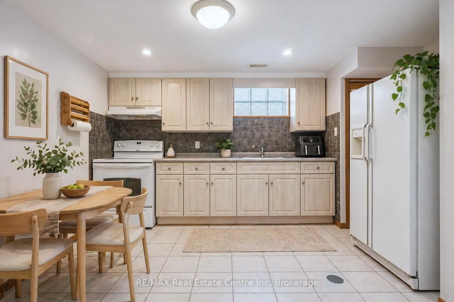 Photo 18 of 2 Hamilton Drive, Guelph/Eramosa, Rural Guelph/Eramosa East — HOMEH