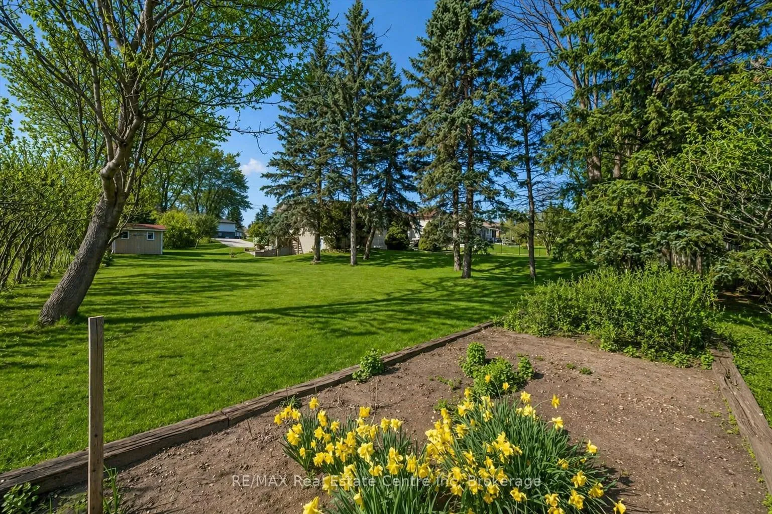 Photo 23 of 2 Hamilton Drive, Guelph/Eramosa, Rural Guelph/Eramosa East — HOMEH