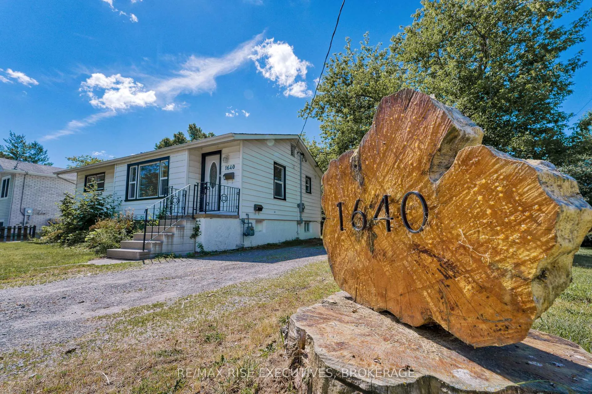 Front of Unit 1, 1640 Mary Street