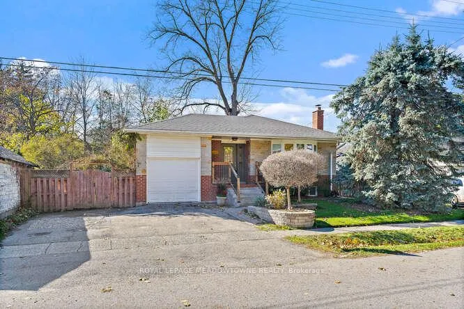 Photo 1 of 405 Draper Street, Halton Hills, Georgetown — HOMEH