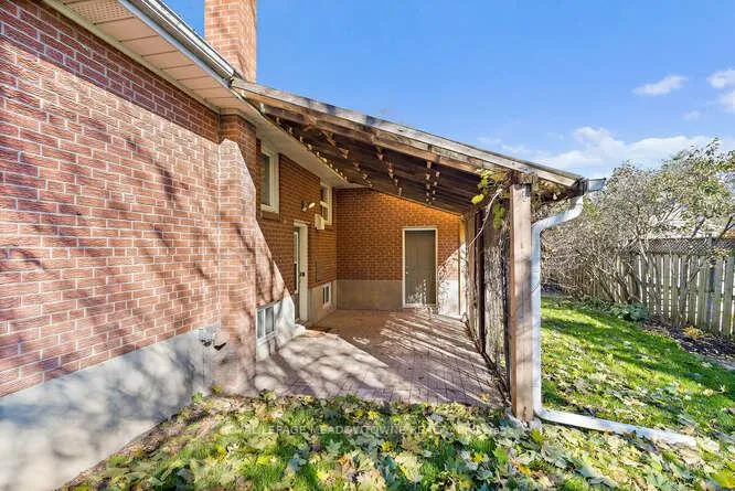 Photo 28 of 405 Draper Street, Halton Hills, Georgetown — HOMEH