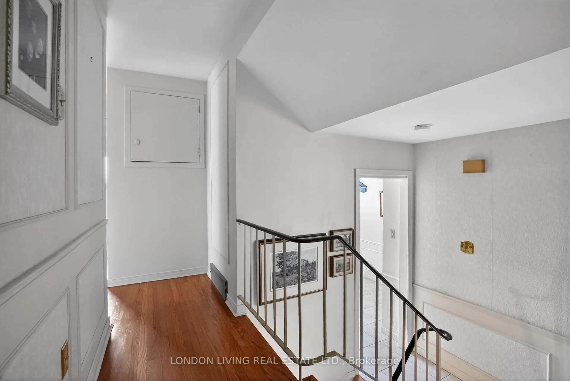 Photo 14 of 172 Meridene Crescent W, London, North G — HOMEH