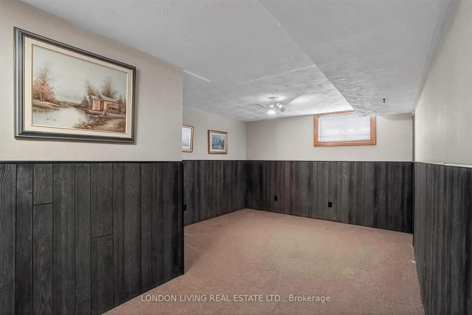 Photo 22 of 172 Meridene Crescent W, London, North G — HOMEH