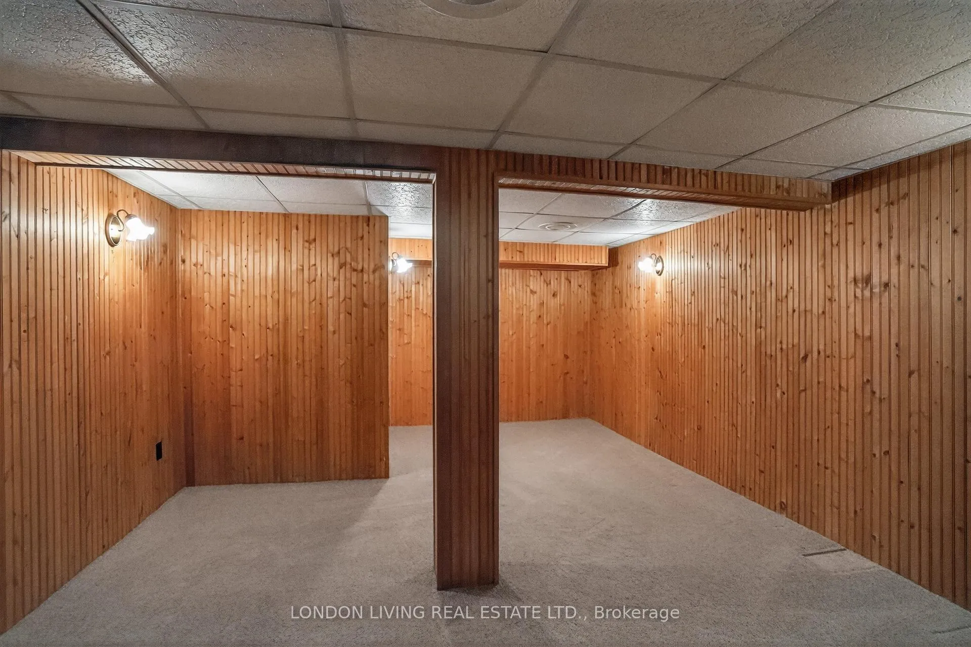 Photo 25 of 172 Meridene Crescent W, London, North G — HOMEH