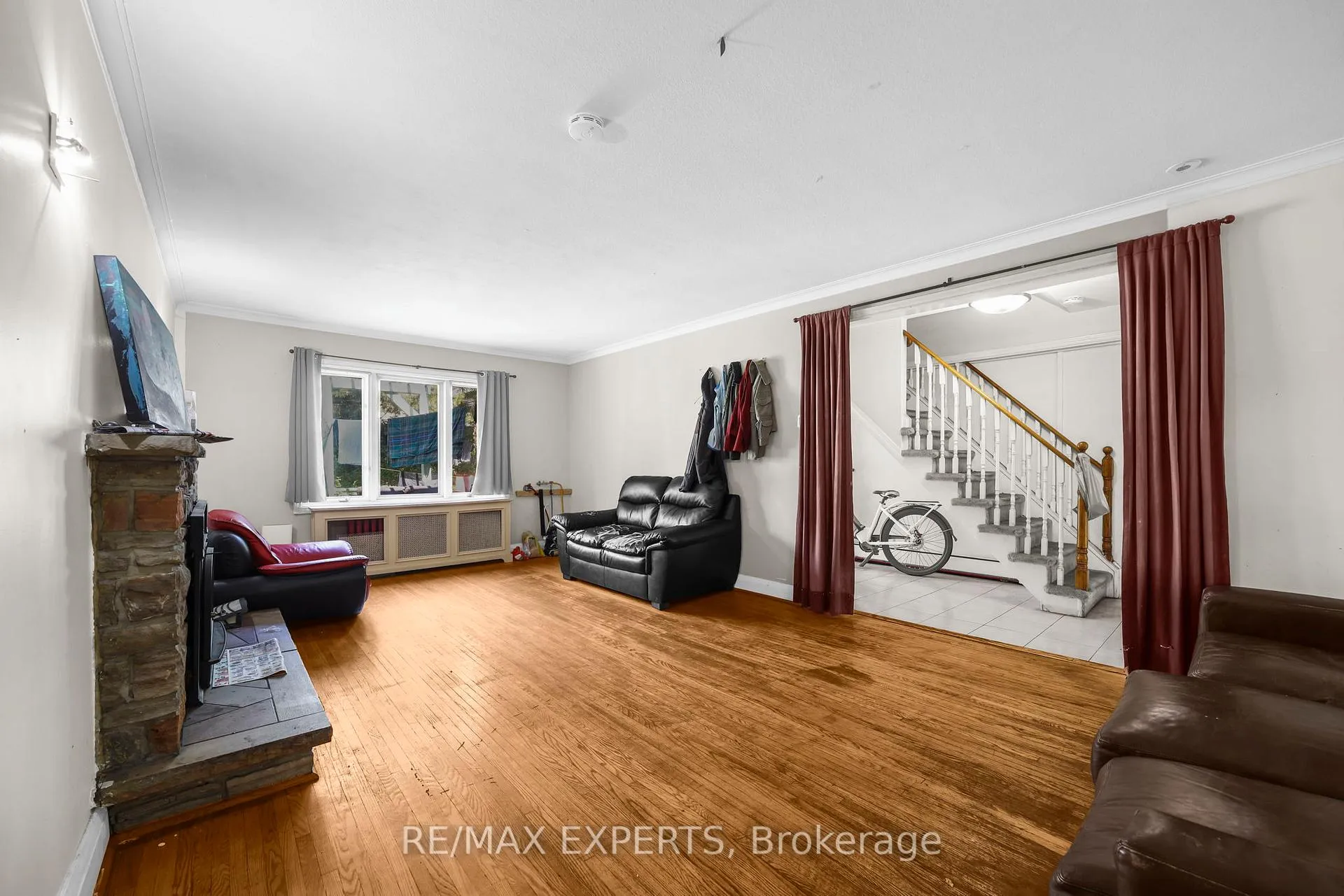 Photo 4 of 16 Bellehaven Crescent, Scarborough, Scarborough Village — HOMEH
