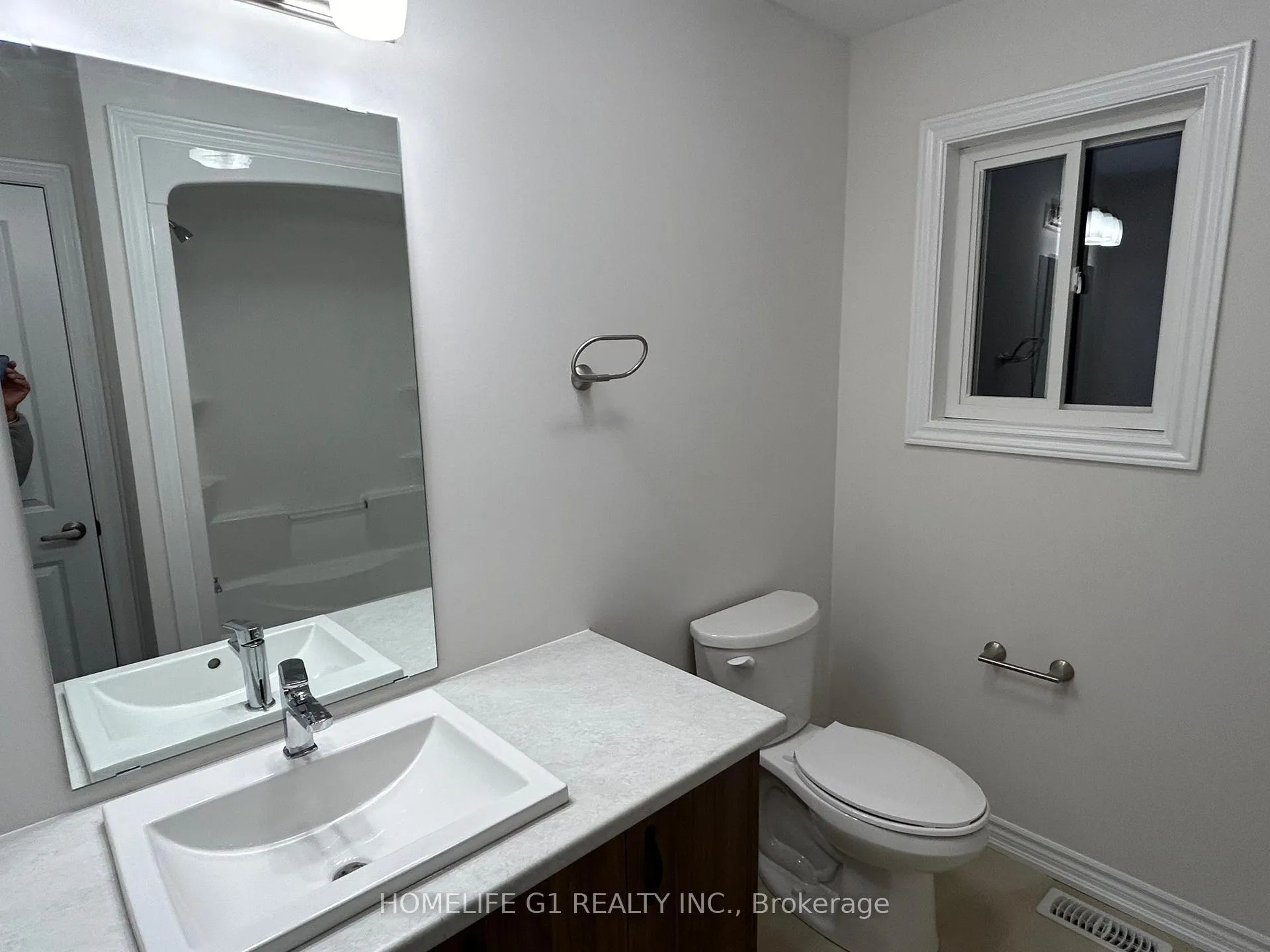 Photo 2 of 58 Bradley Avenue, Welland, Lincoln/Crowland — HOMEH