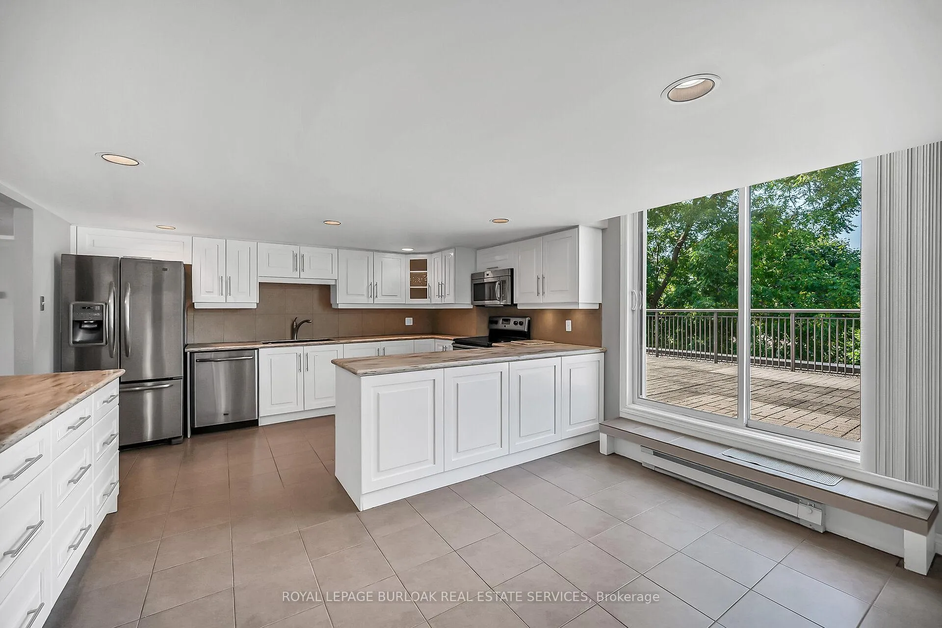 Photo 12 of Unit PH1, 150 Wilson Street W, Hamilton, Ancaster — HOMEH