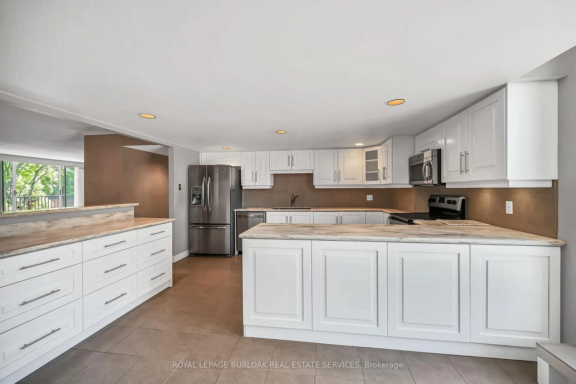 Photo 13 of Unit PH1, 150 Wilson Street W, Hamilton, Ancaster — HOMEH