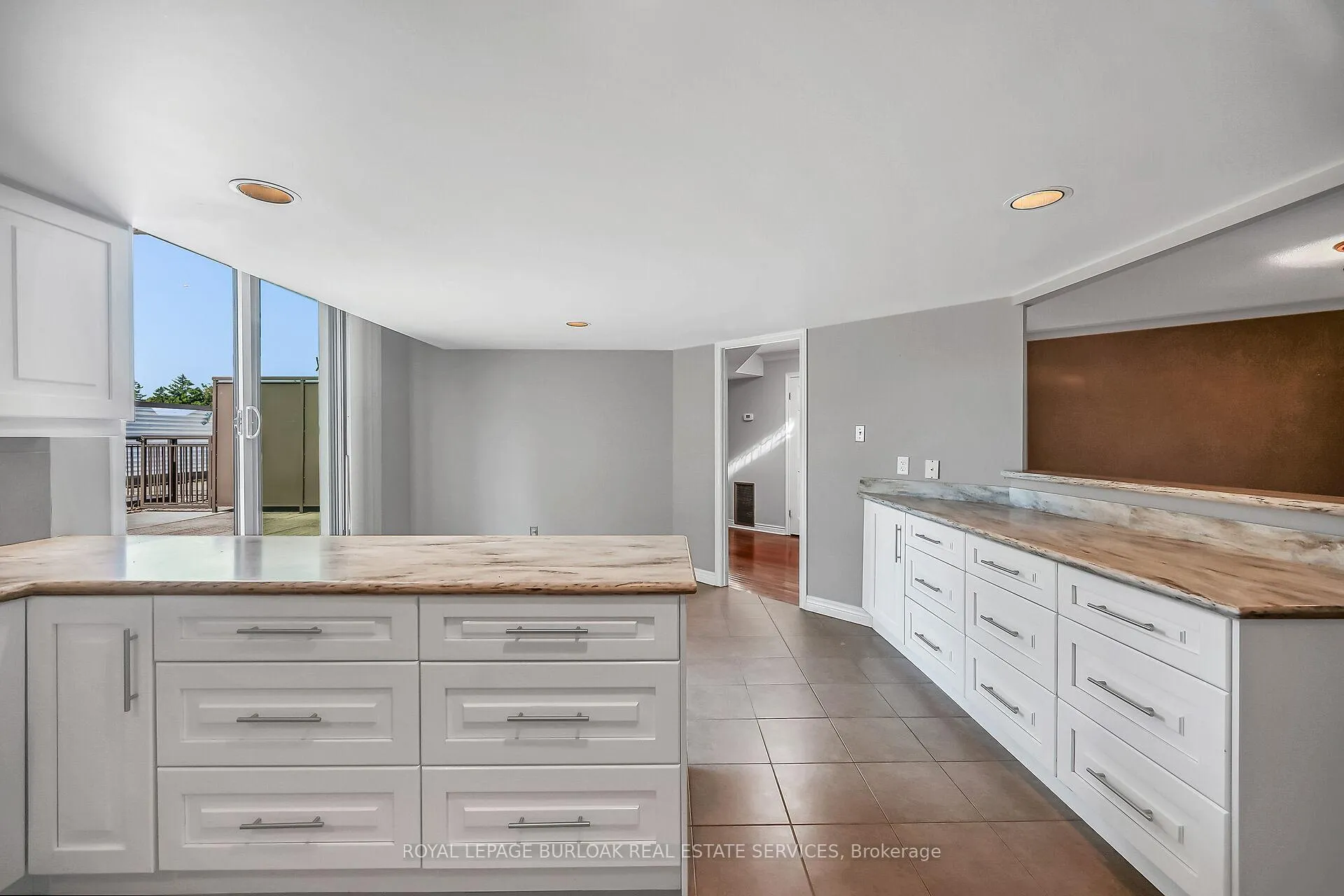 Photo 17 of Unit PH1, 150 Wilson Street W, Hamilton, Ancaster — HOMEH