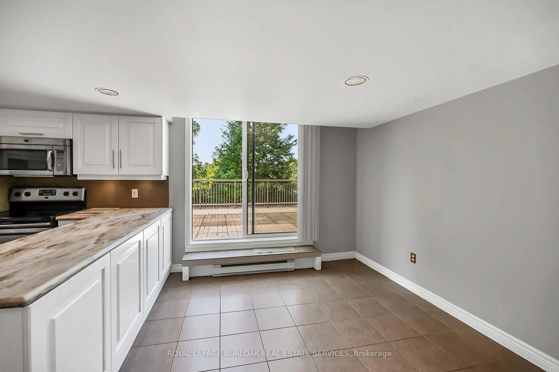 Photo 18 of Unit PH1, 150 Wilson Street W, Hamilton, Ancaster — HOMEH