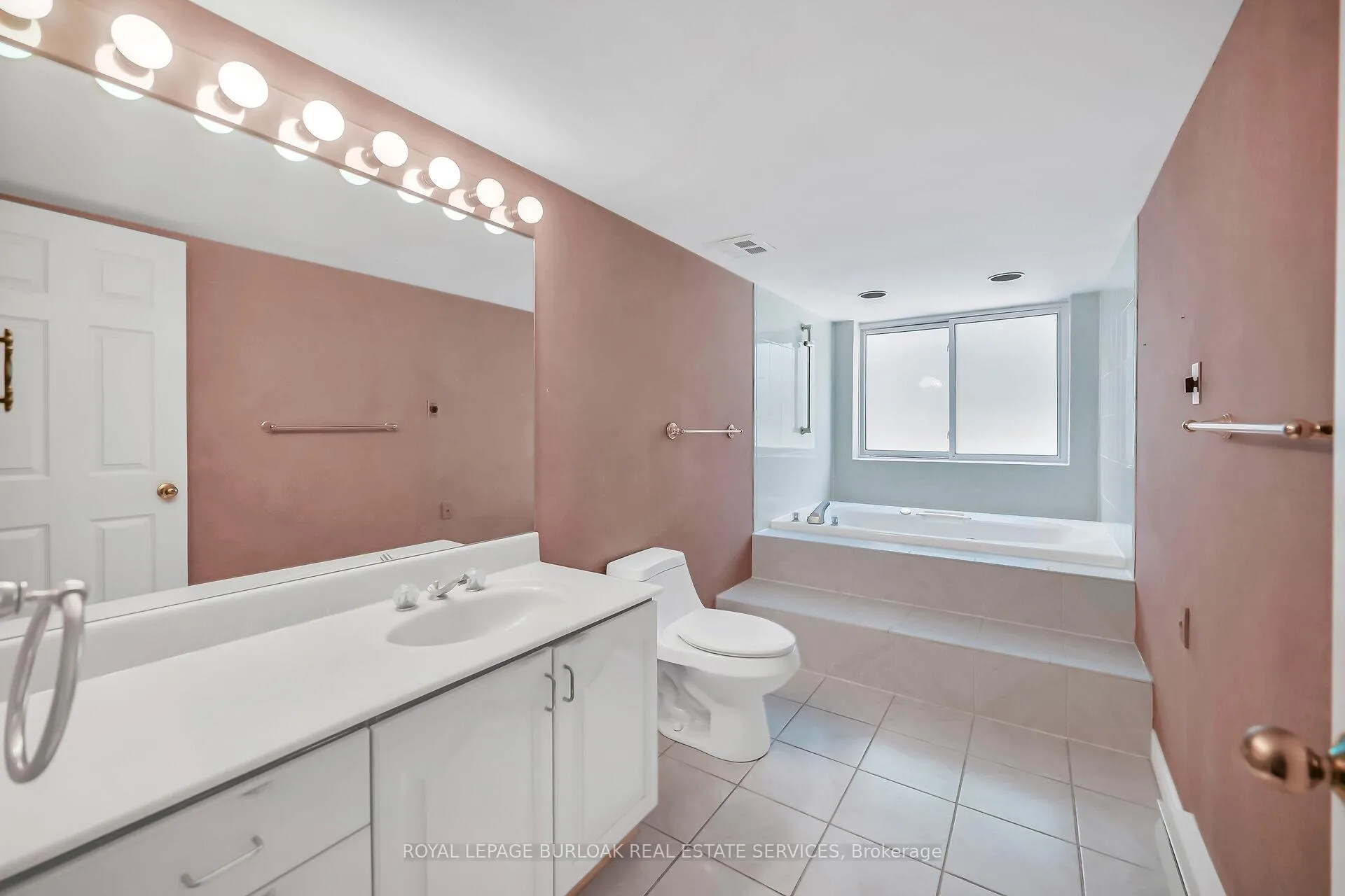 Photo 30 of Unit PH1, 150 Wilson Street W, Hamilton, Ancaster — HOMEH