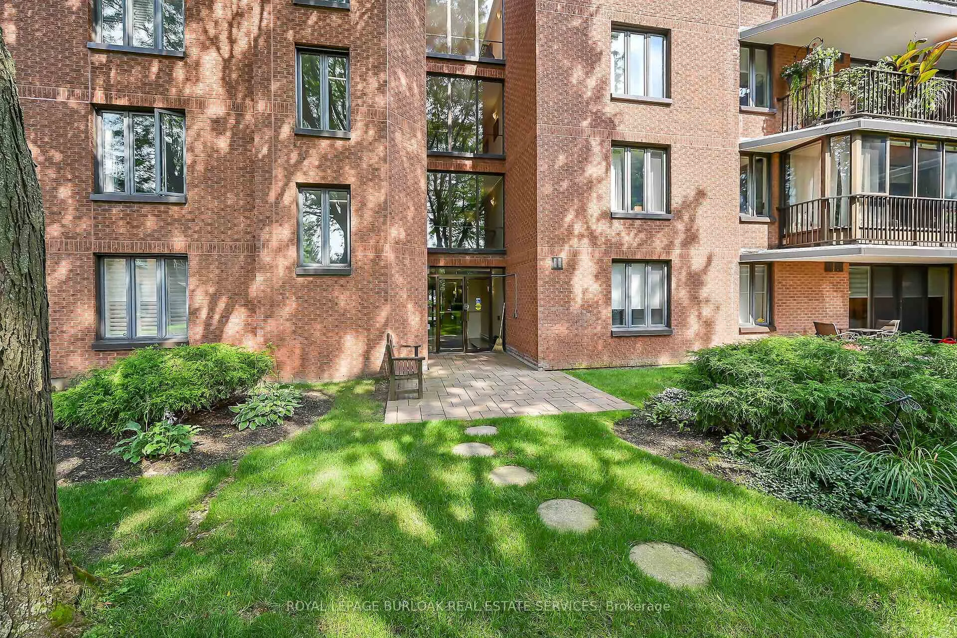 Photo 40 of Unit PH1, 150 Wilson Street W, Hamilton, Ancaster — HOMEH