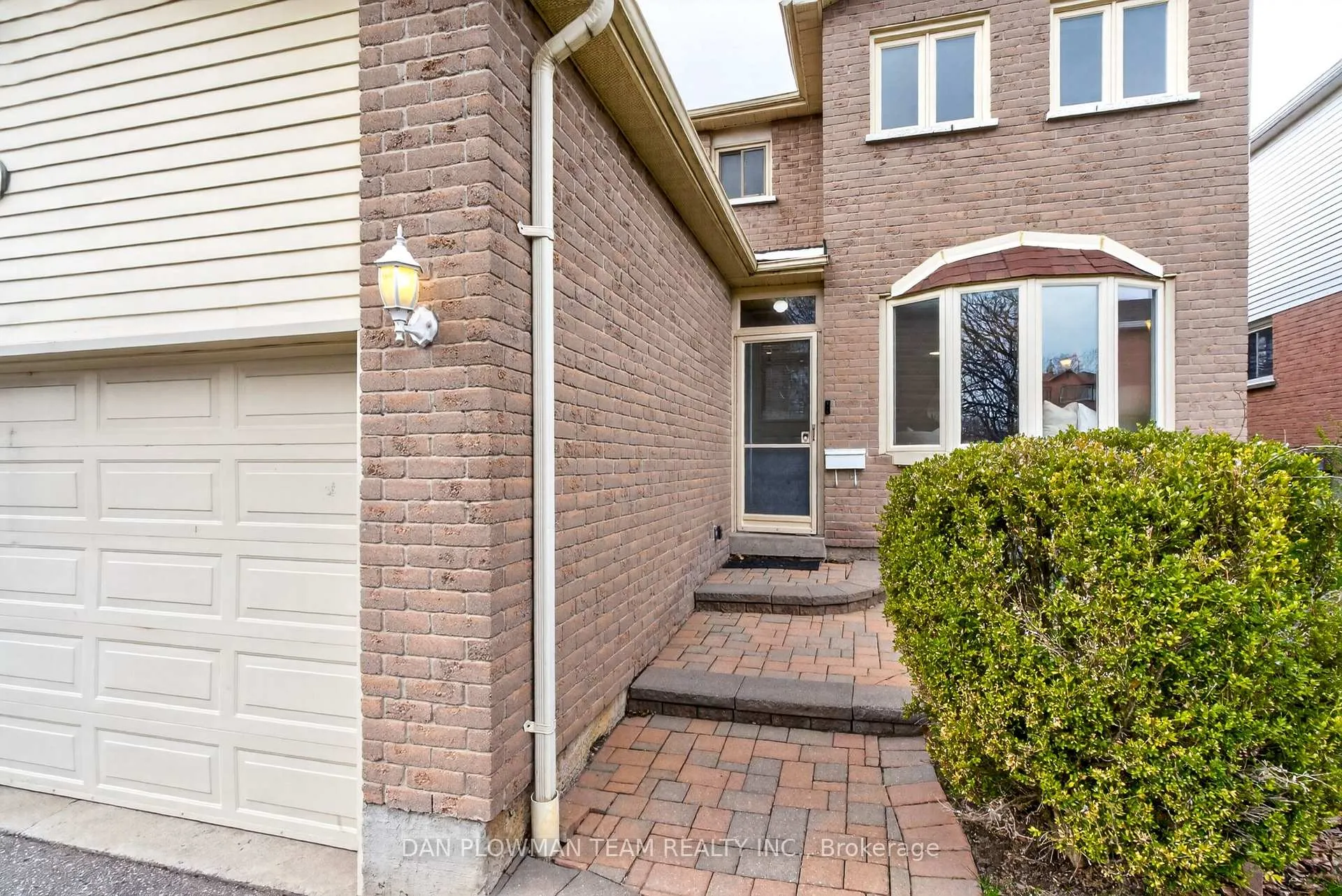 Photo 3 of 15 Gardiner Drive, Ajax, Central — HOMEH