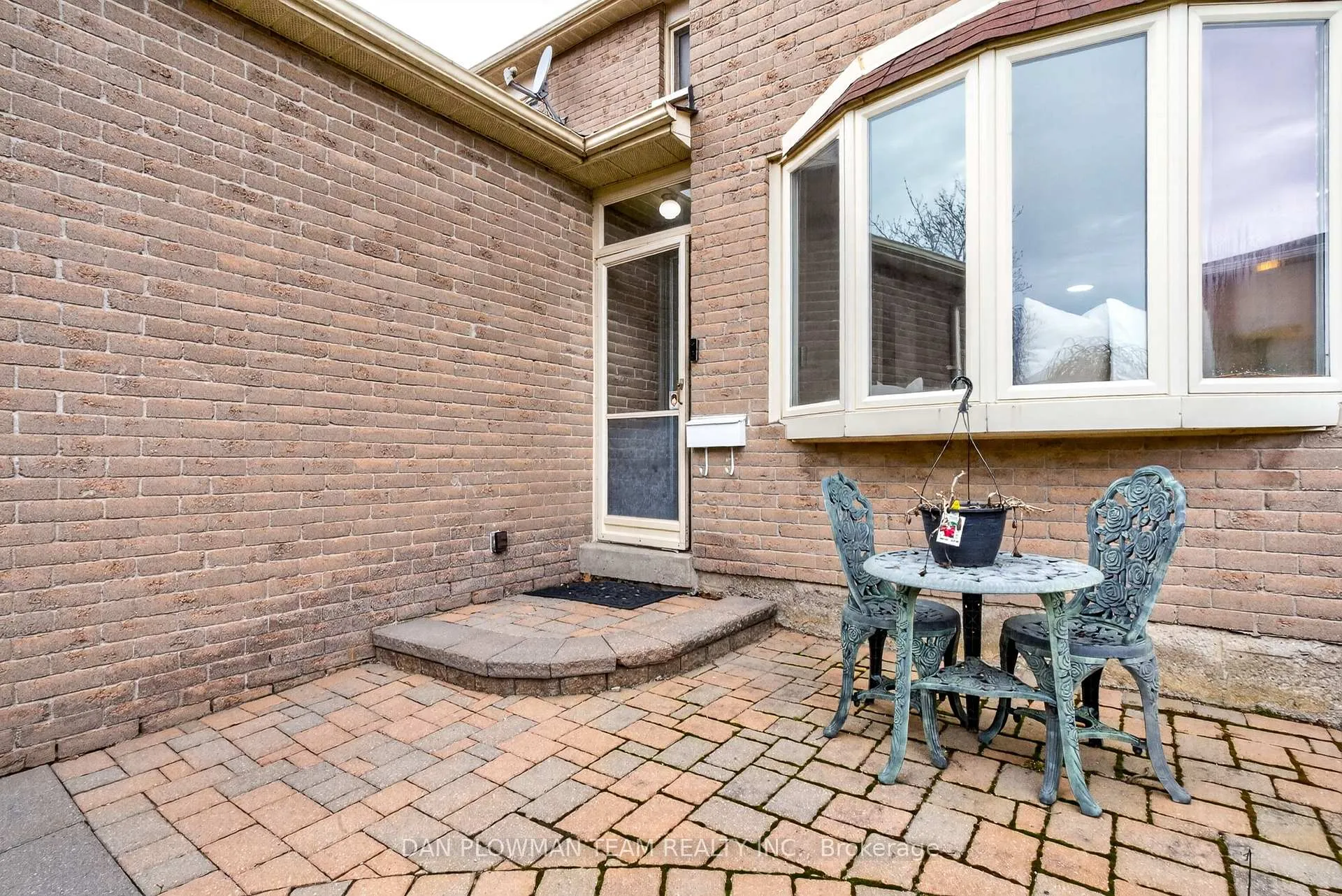 Photo 4 of 15 Gardiner Drive, Ajax, Central — HOMEH