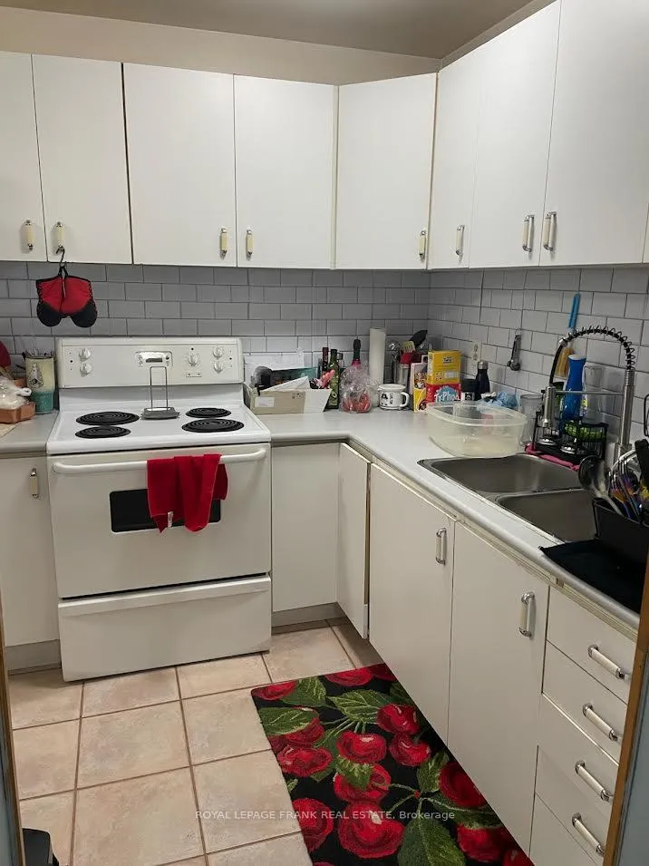 Photo 4 of Unit 26, 101 Dovedale Drive, Whitby, Downtown Whitby — HOMEH