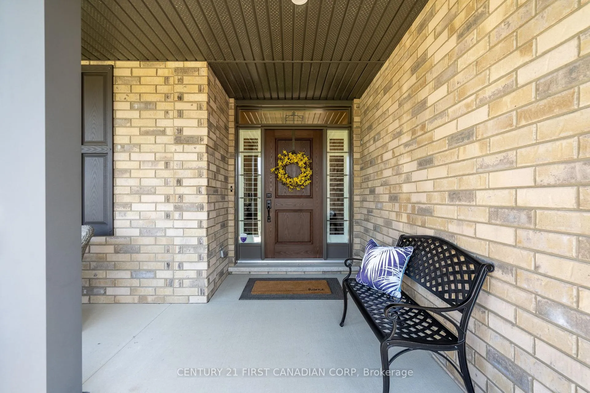 Photo 2 of 2012 Lockwood Crescent, Strathroy-Caradoc, Mount Brydges — HOMEH