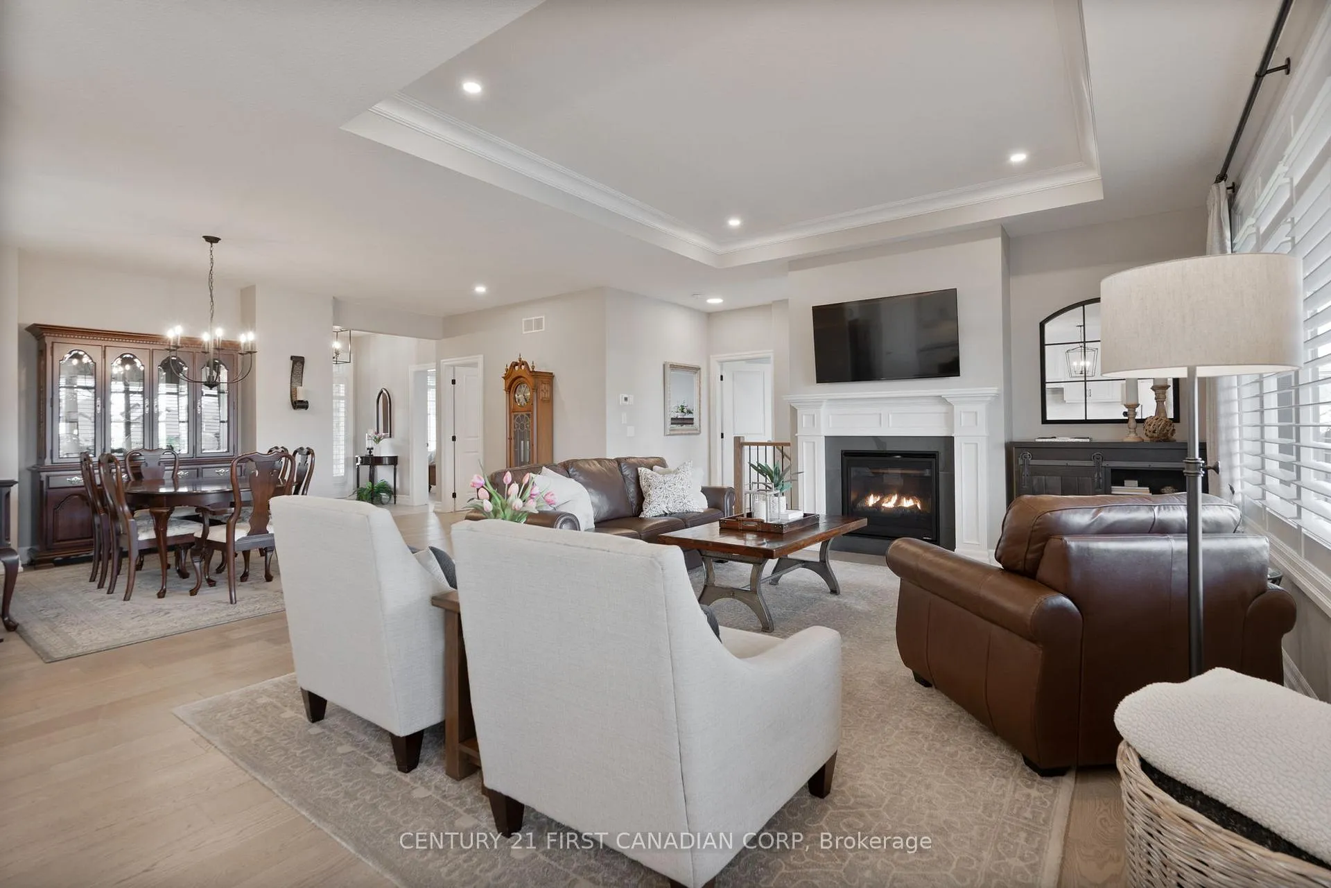 Photo 4 of 2012 Lockwood Crescent, Strathroy-Caradoc, Mount Brydges — HOMEH