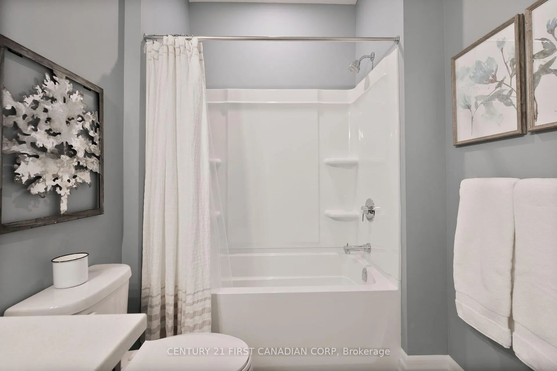 Photo 18 of 2012 Lockwood Crescent, Strathroy-Caradoc, Mount Brydges — HOMEH