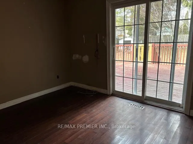 Photo 7 of 40 Aurora Heights Drive, Aurora, Aurora Heights — HOMEH