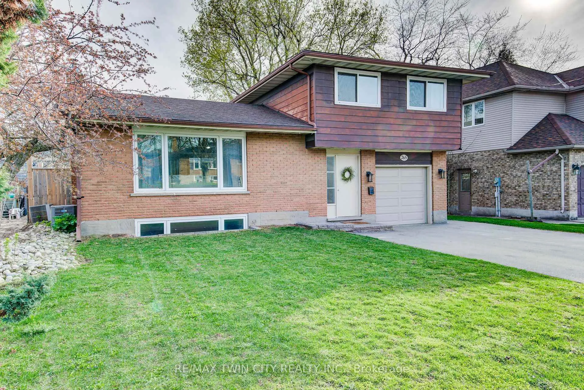 Photo 1 of 265 Thaler Avenue, Kitchener — HOMEH