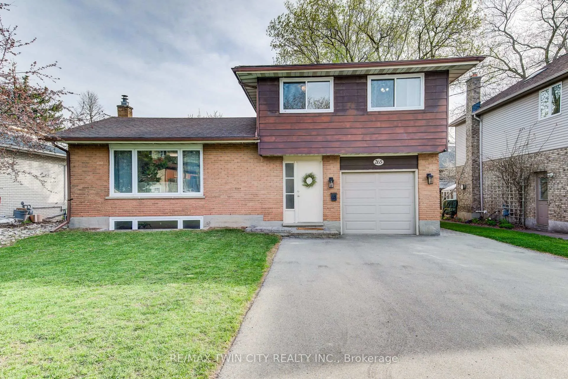 Photo 2 of 265 Thaler Avenue, Kitchener — HOMEH