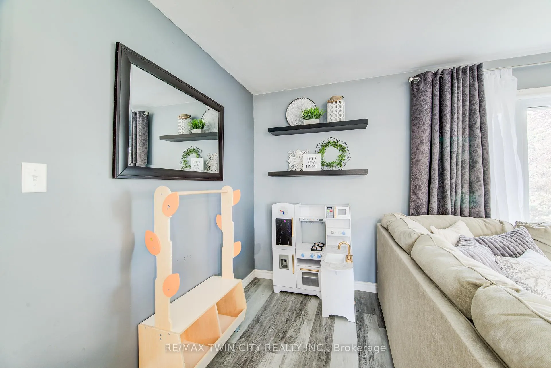 Photo 10 of 265 Thaler Avenue, Kitchener — HOMEH