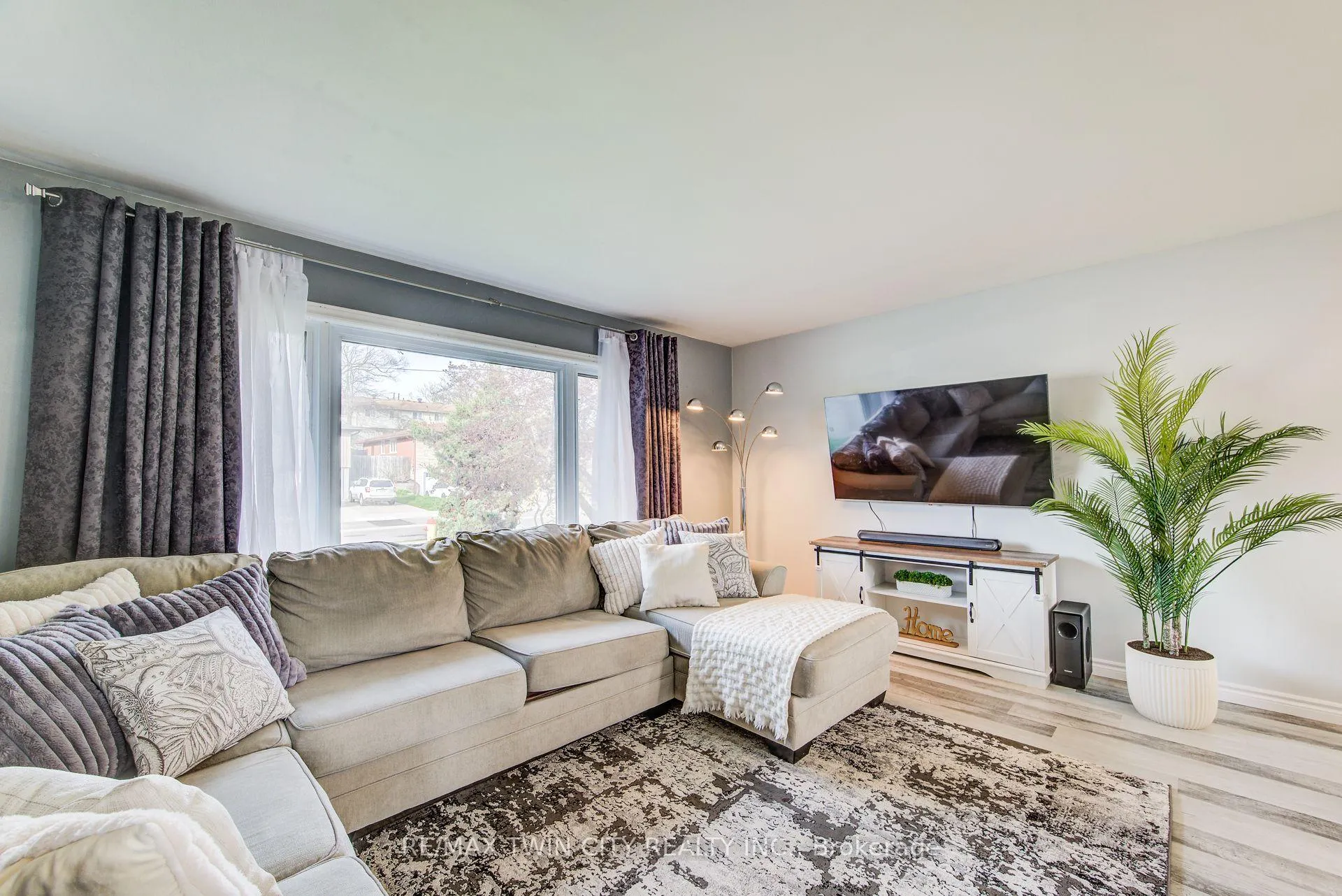 Photo 12 of 265 Thaler Avenue, Kitchener — HOMEH