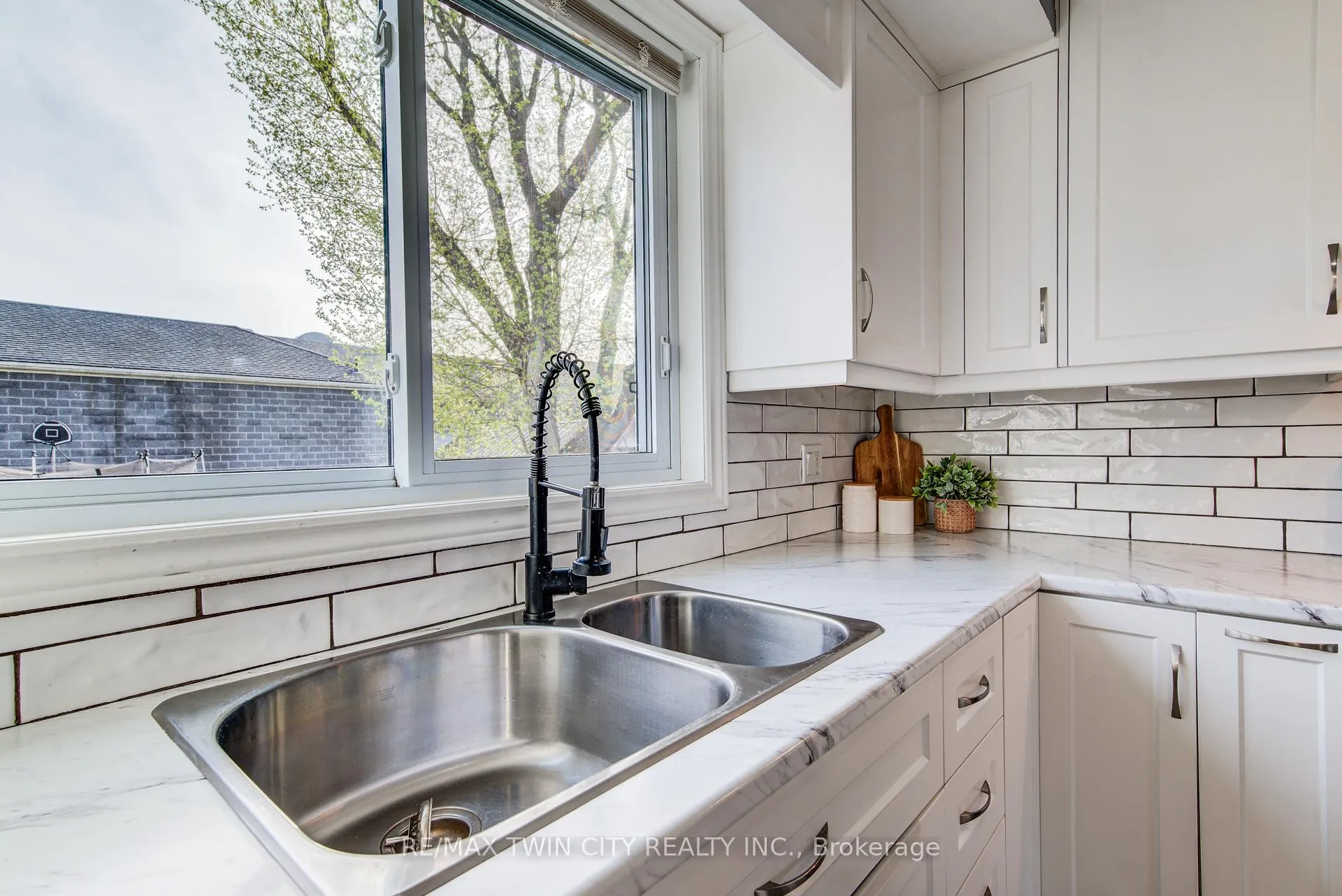 Photo 21 of 265 Thaler Avenue, Kitchener — HOMEH