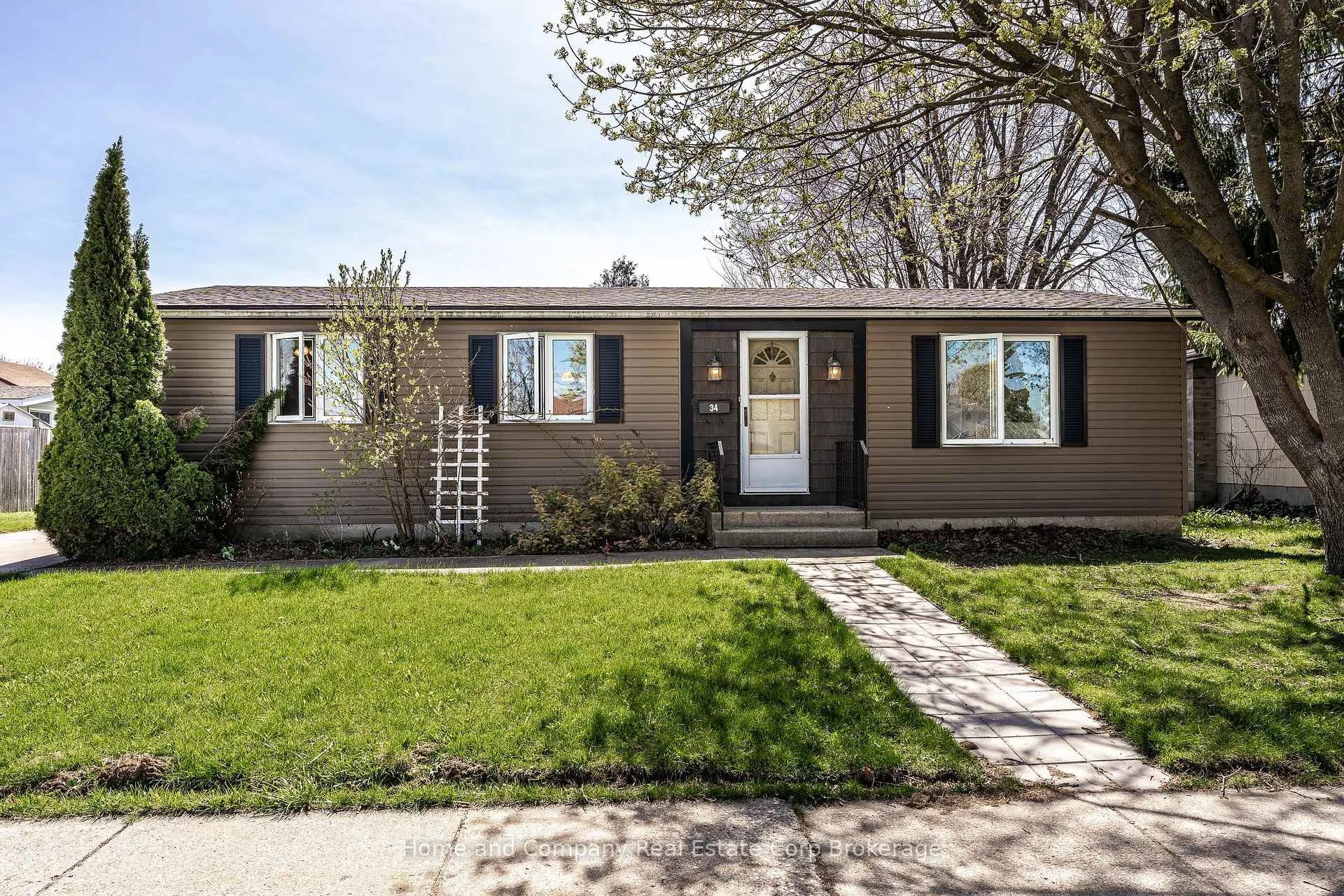 Photo 6 of 34 Kathryn Crescent, Stratford — HOMEH