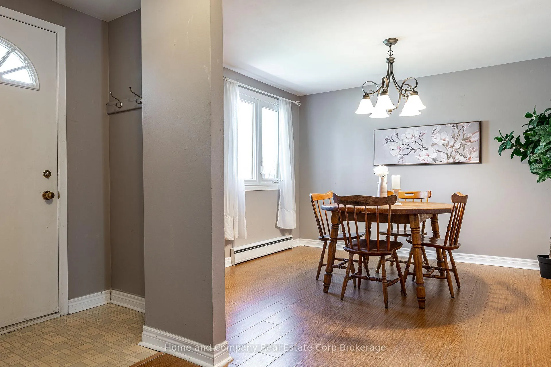 Photo 9 of 34 Kathryn Crescent, Stratford — HOMEH