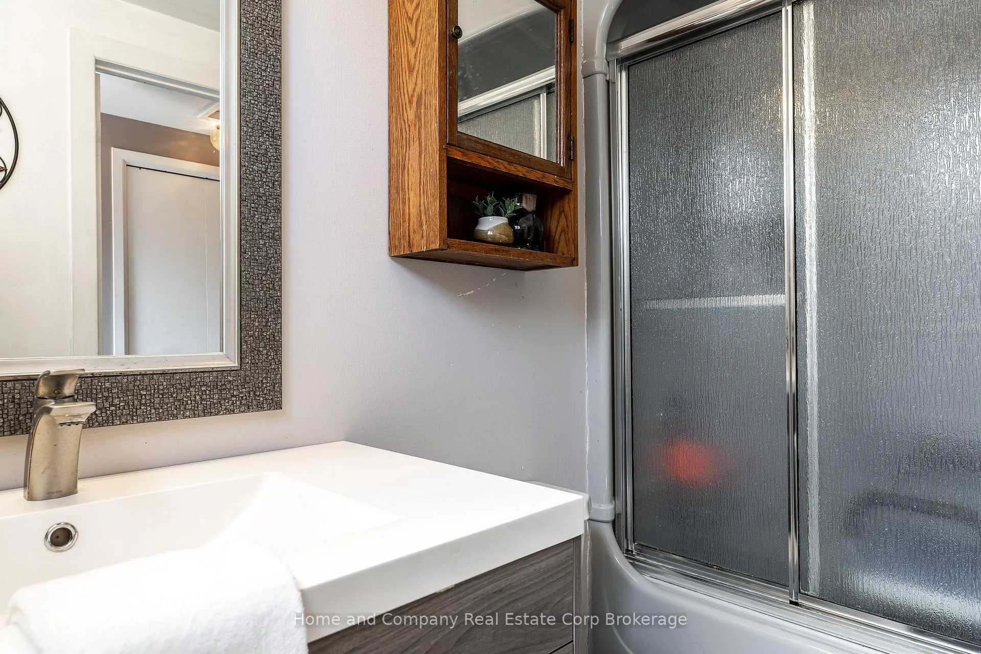 Photo 17 of 34 Kathryn Crescent, Stratford — HOMEH