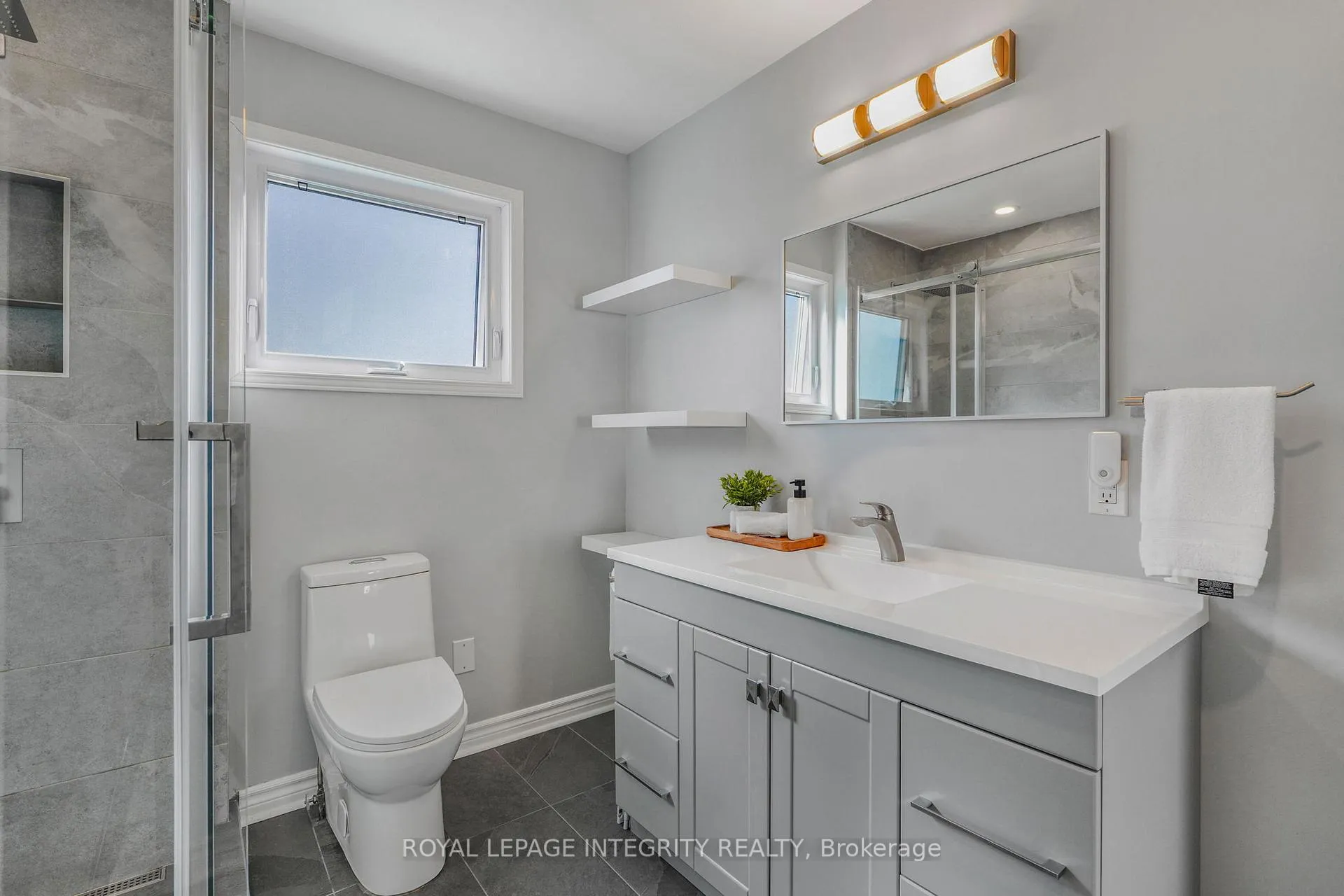 Photo 13 of 641 Apollo Way, Ottawa, Fallingbrook/Pineridge — HOMEH