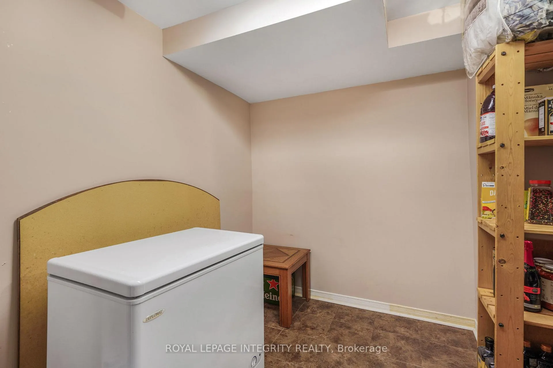 Photo 17 of 641 Apollo Way, Ottawa, Fallingbrook/Pineridge — HOMEH