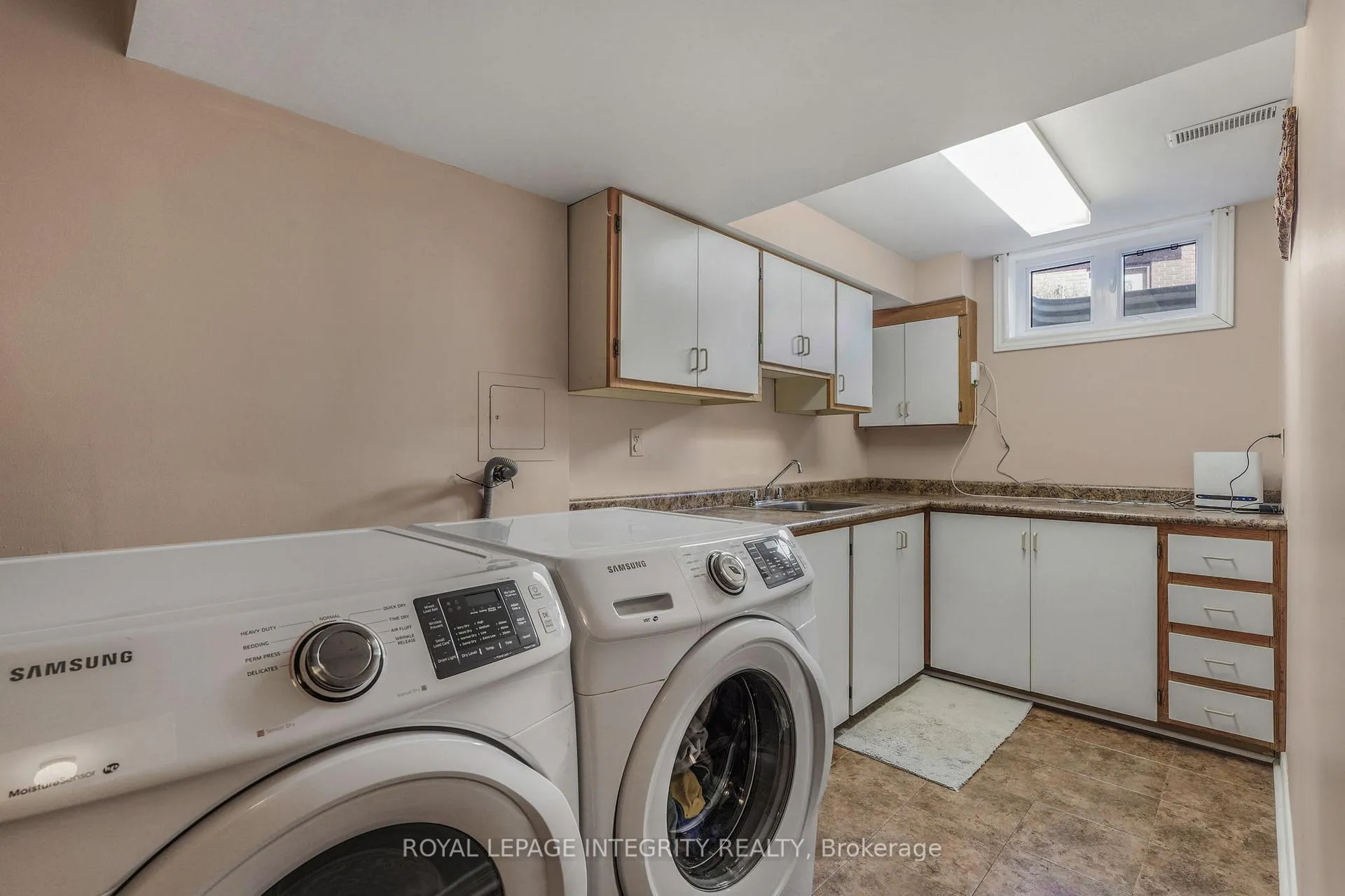 Photo 18 of 641 Apollo Way, Ottawa, Fallingbrook/Pineridge — HOMEH