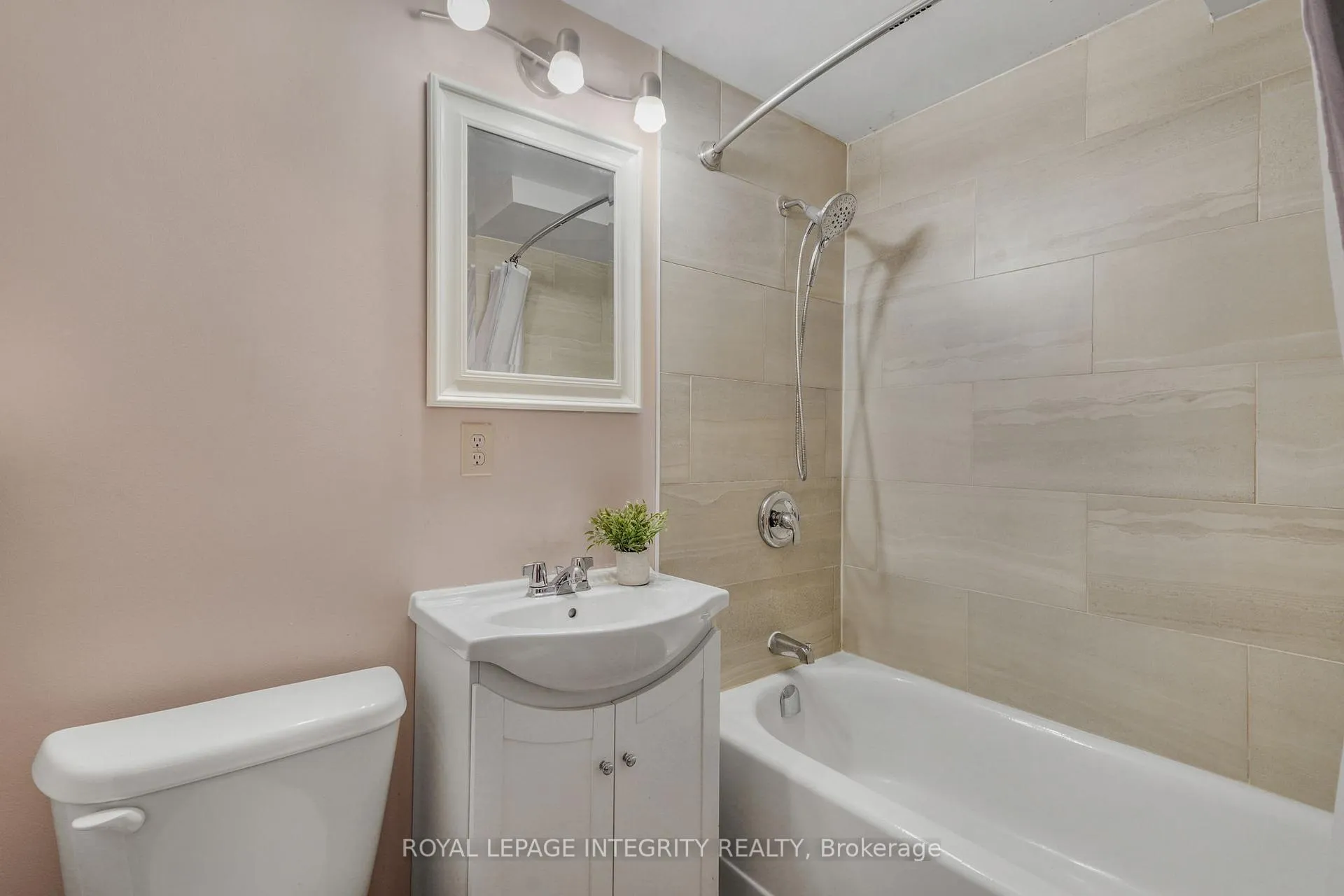 Photo 19 of 641 Apollo Way, Ottawa, Fallingbrook/Pineridge — HOMEH