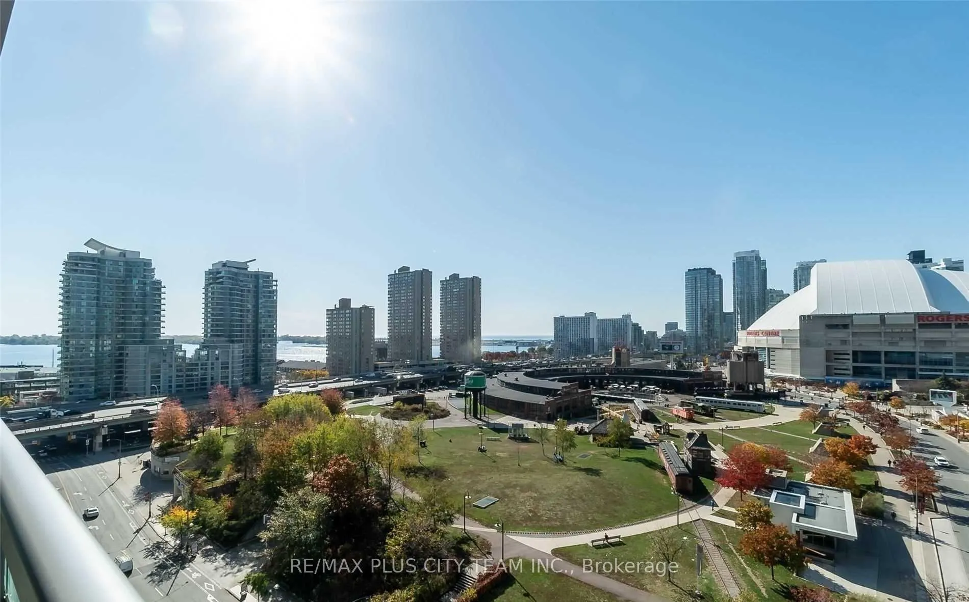 Photo 2 of Unit 1518, 51 Lower Simcoe Street, Toronto, Waterfront Communities — HOMEH