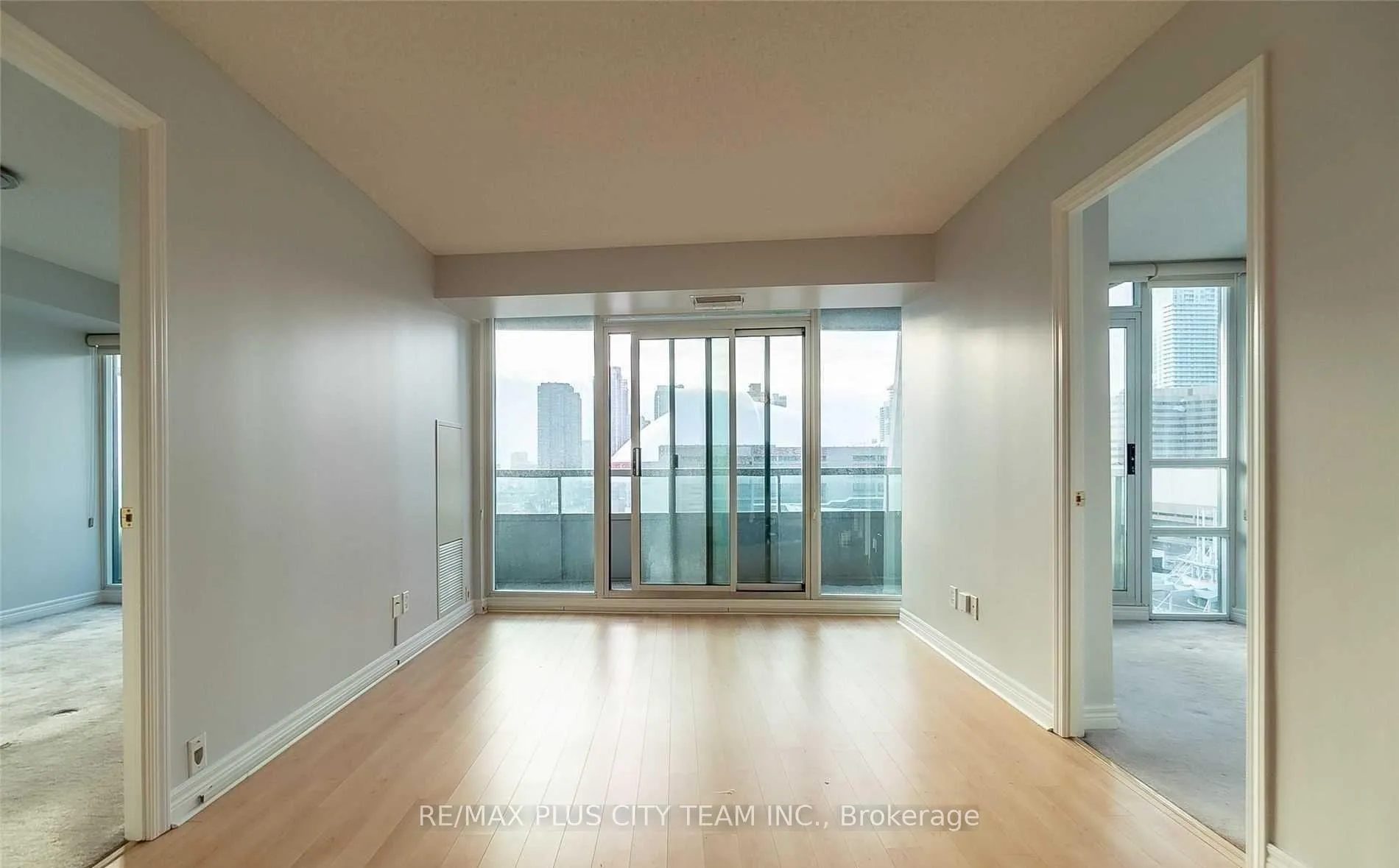 Photo 3 of Unit 1518, 51 Lower Simcoe Street, Toronto, Waterfront Communities — HOMEH