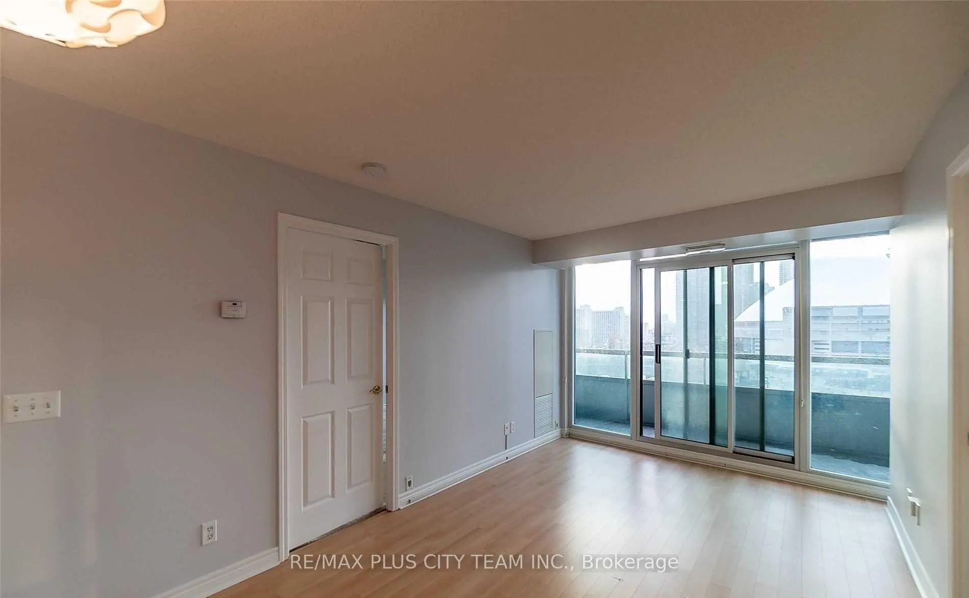 Photo 6 of Unit 1518, 51 Lower Simcoe Street, Toronto, Waterfront Communities — HOMEH