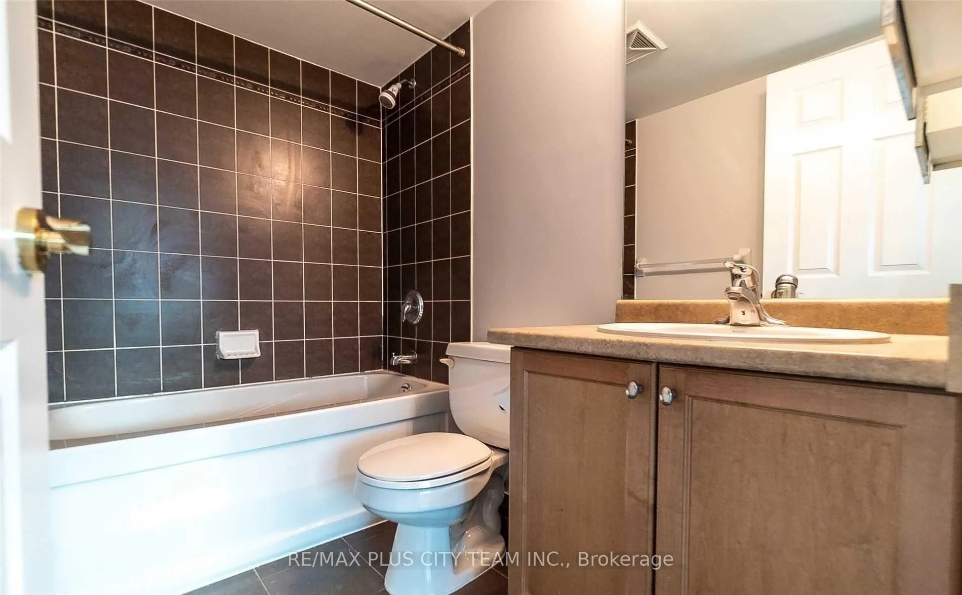 Photo 18 of Unit 1518, 51 Lower Simcoe Street, Toronto, Waterfront Communities — HOMEH
