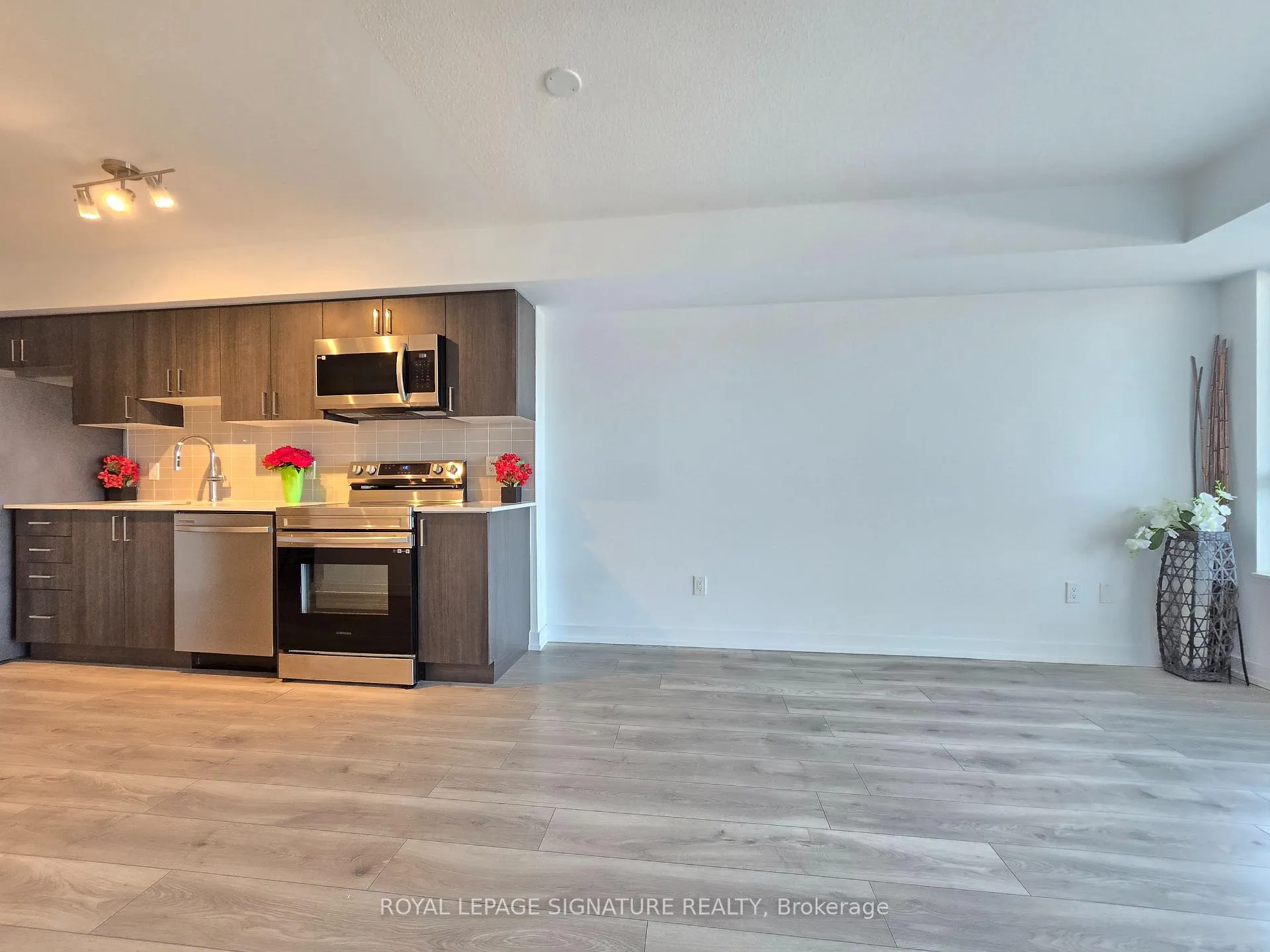 Photo 13 of Unit 217, 1455 Celebration Drive, Pickering, Bay Ridges — HOMEH