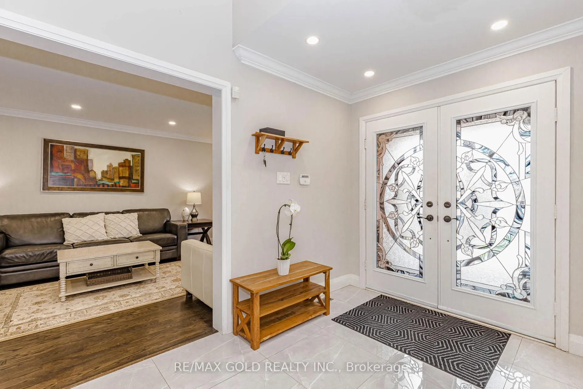 Photo 4 of 3 Kenpark Avenue, Brampton, Snelgrove — HOMEH
