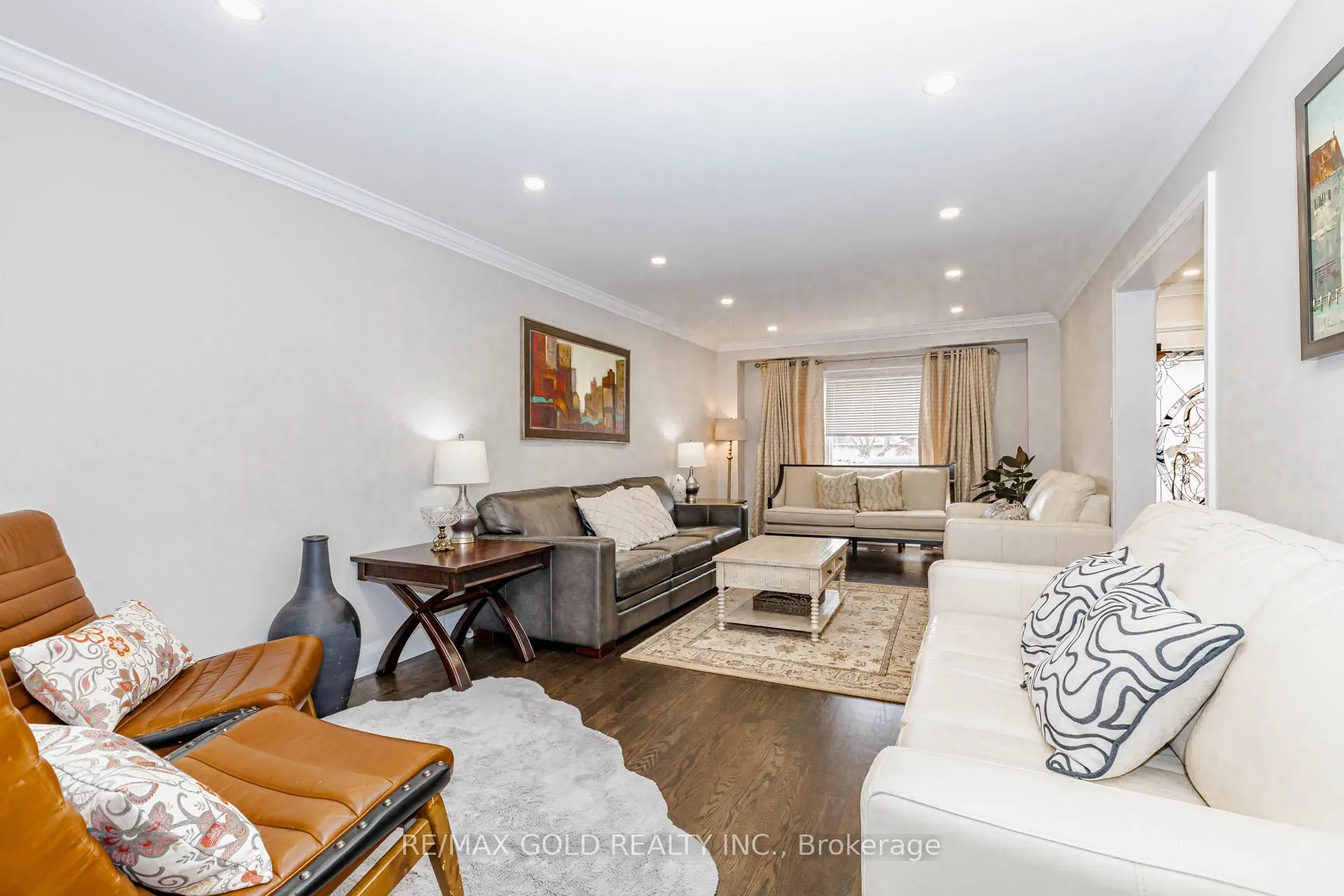 Photo 9 of 3 Kenpark Avenue, Brampton, Snelgrove — HOMEH